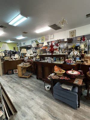 Dog Junkies Thrift Store in Las Vegas, NV.